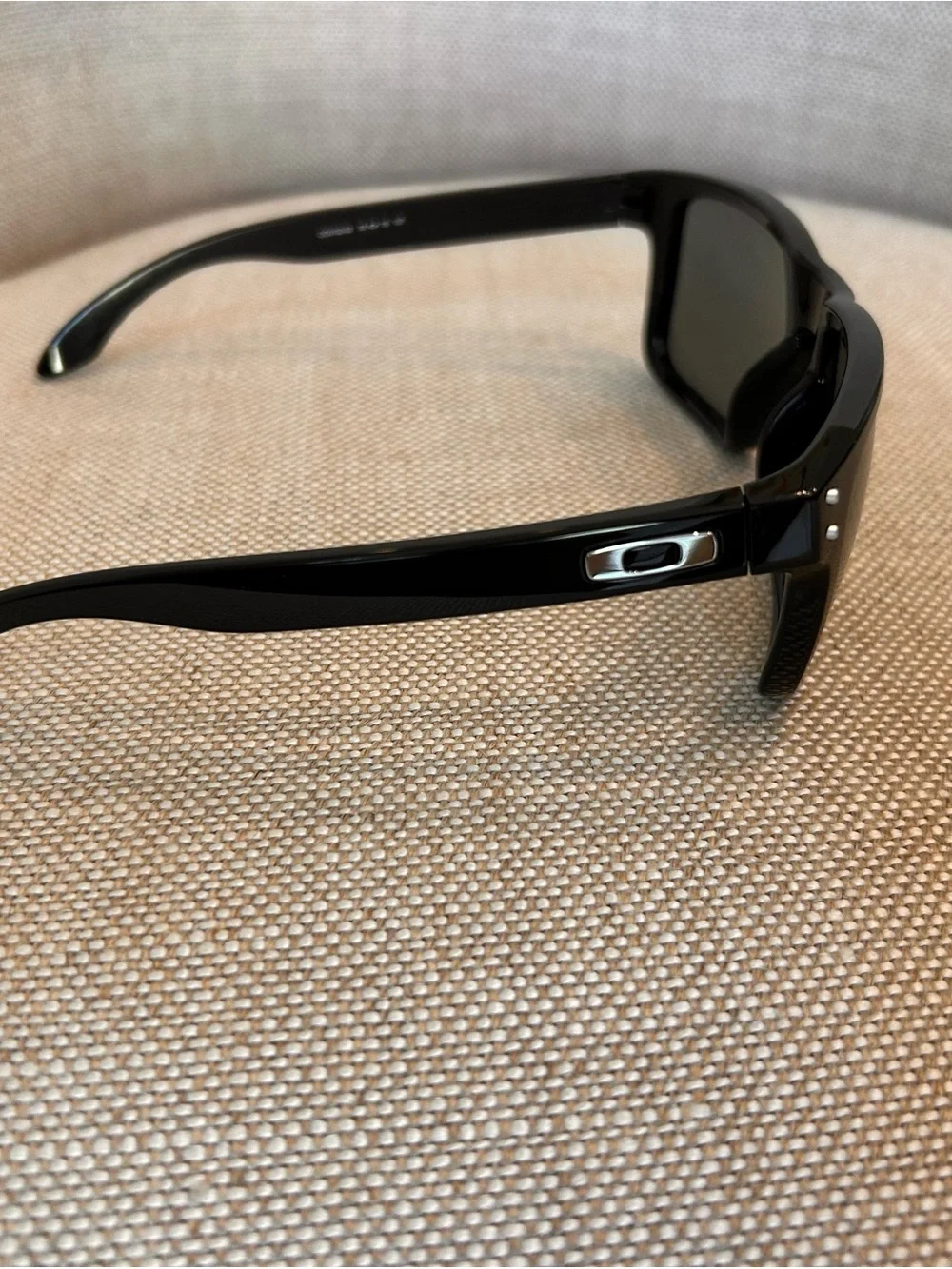 Oakley Holbrook black polarized  Sunglasses NWT